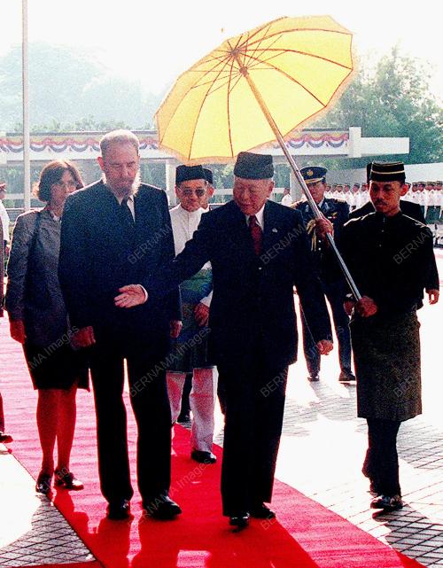 AGONG-FIDEL CASTRO