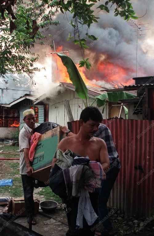 KL05-24_05_2000_FIRE_IN_KG_BARU_07012016