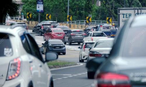 TINJAUAN TRAFIK CUTI UMUM TAHUN BARU 2021