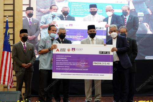 TENGKU AHMAD BADLI SHAH RAJA HUSSIN