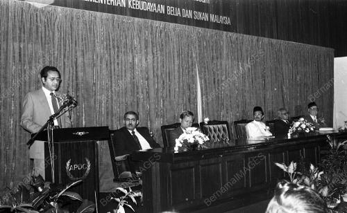 KL05_01092015_SEMINAR_PEMIKIRAN