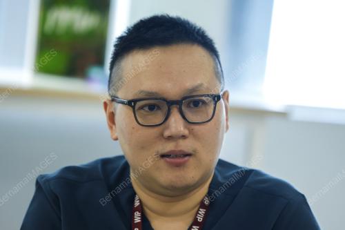 DR LUI KEN-YI