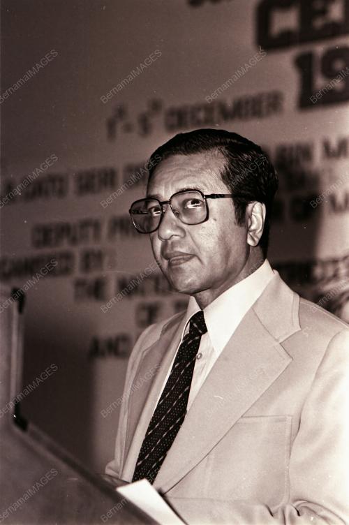 DATUK SERI DR. MAHATHIR BIN MOHAMAD