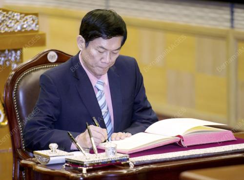 KL05_01122014_SENATOR_SUMPAH