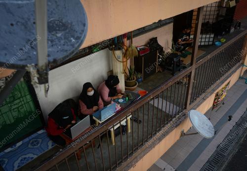 PENGAJARAN DAN PEMBELAJARAN DI RUMAH