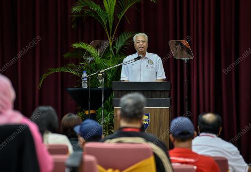 DATUK SERI ISMAIL SABRI YAAKOB