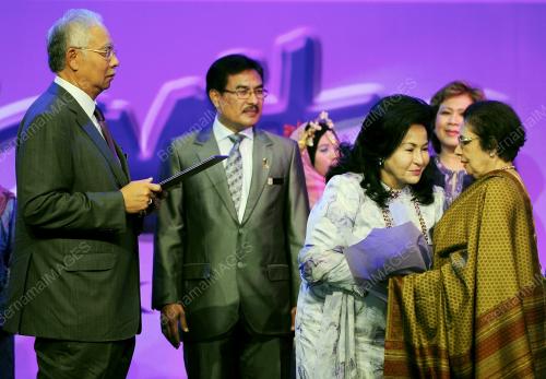 KL05_02102012_HARI_WANITA
