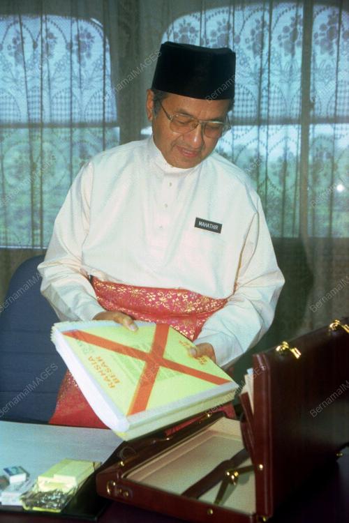 KL05_03022016_BUDGET_BOOK