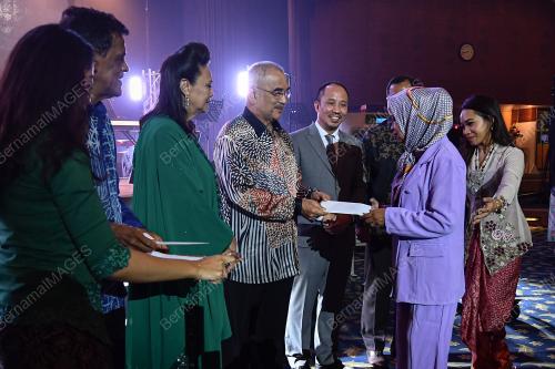 TUN MOHD ALI RUSTAM