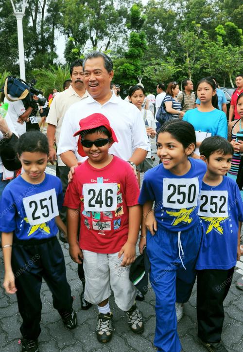 TAN SRI MUHYIDDIN MOHD YASIN