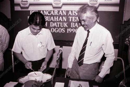 DATUK ELYAS OMAR (DATUK BANDAR)
