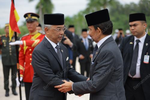AL-SULTAN ABDULLAH RI'AYATUDDIN AL-MUSTAFA BILLAH SHAH
