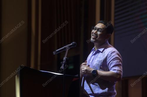 DATUK SERI AHMAD FAIZAL AZUMU