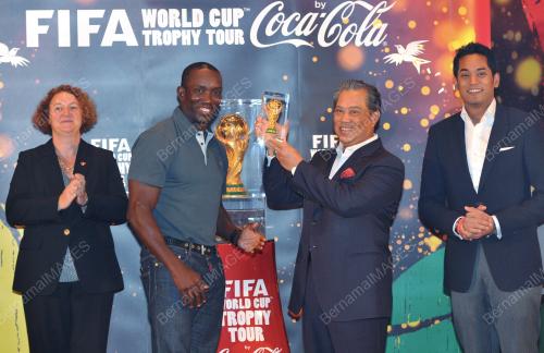 KL05_04012014_TPM_PIALA_DUNIA