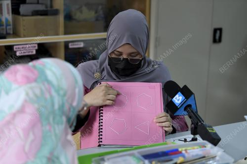 SITI SUHAILA BURIHAN