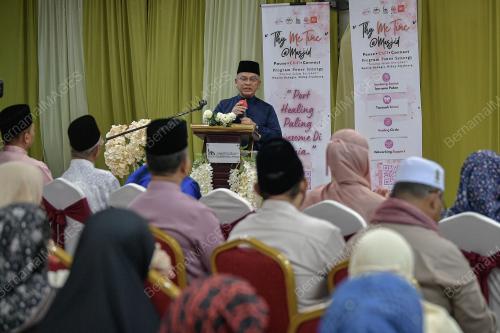 DATUK DR MOHD NA'IM MOKHTAR