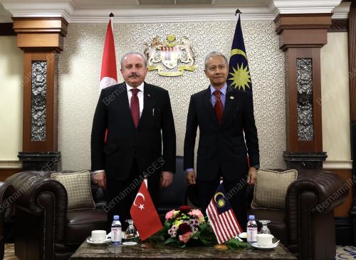 TAN SRI AZHAR AZIZAN HARUN