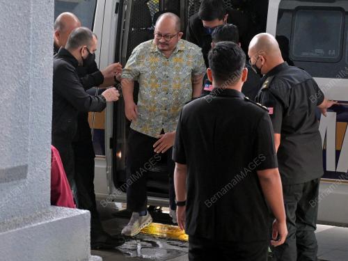 DATUK SERI SHAMSUL ISKANDAR