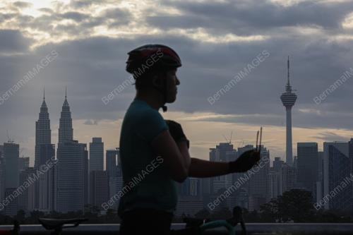 TINJAUAN CUACA DI SEKITAR IBUKOTA