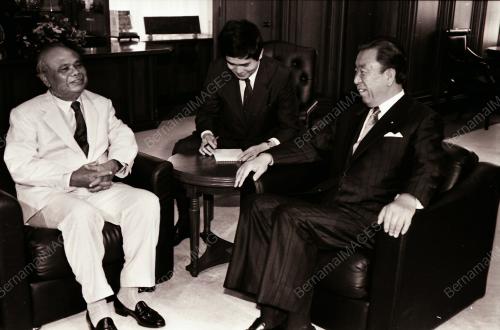 YAB ENCIK ABDUL GHAFAR BABA