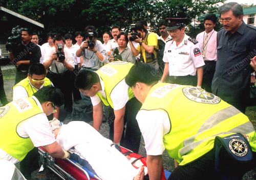 KL05_06012016_BANTUAN_KECEMASAN