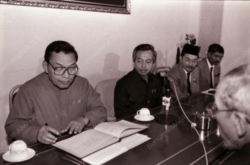 TAN SRI AINUDDIN WAHID