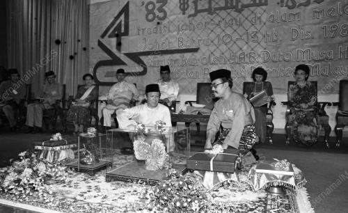 KL05_06022015_HARI_SASTERA_1983