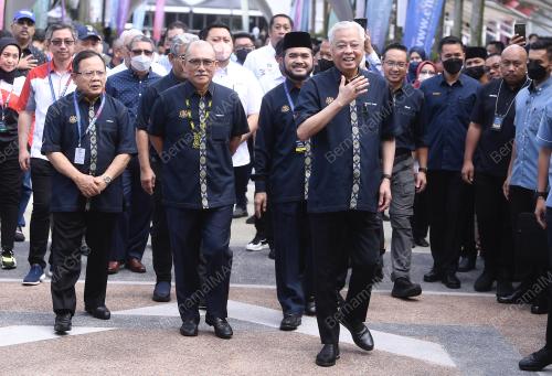 DATUK SERI ISMAIL SABRI YAAKOB