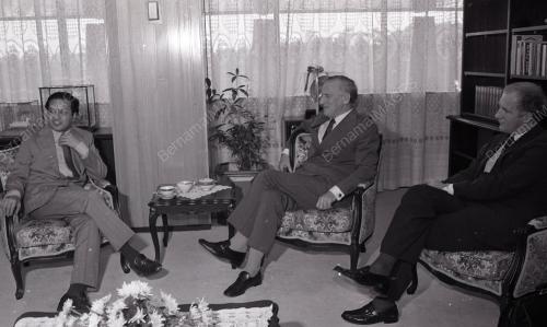 DR. MAHATHIR MOHAMAD