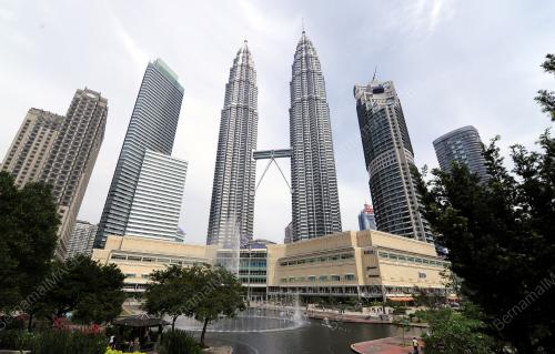 KL05_07042013_MANIFESTO_BN
