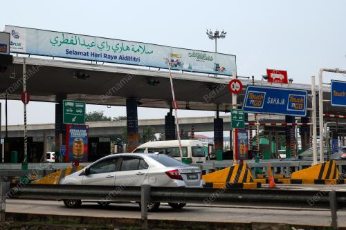 TINJAUAN PLAZA TOL SUNGAI BESI