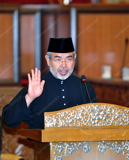 DATUK DR JOHARI MAT