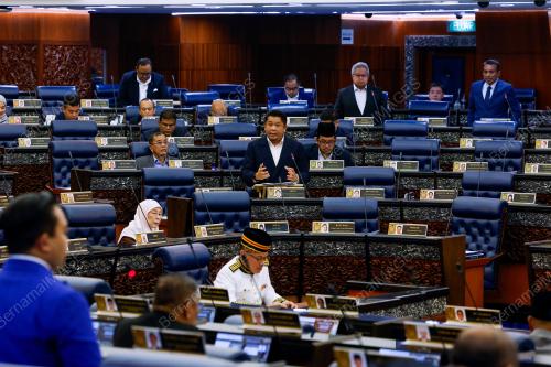 DATUK LUKANISMAN AWANG SAUNI