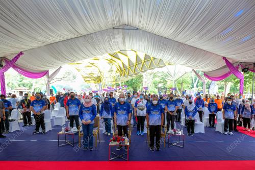 DATUK SERI ISMAIL SABRI YAAKOB