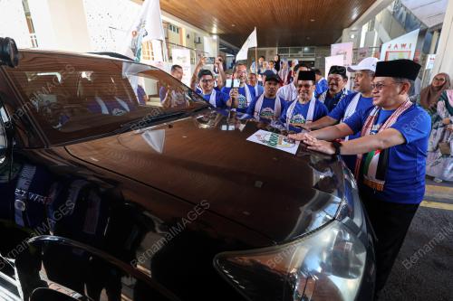DATUK DR MOHD NA'IM MOKHTAR