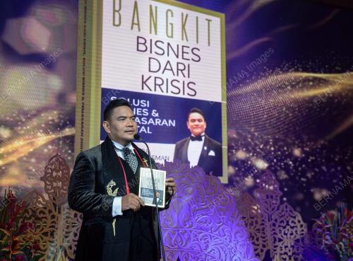 DATUK DR AZIZAN OSMAN