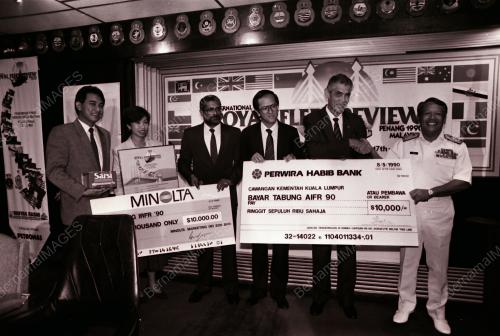 KETUA NAVAL TERIMA CEK