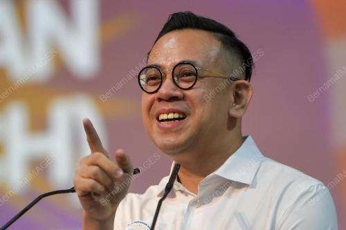 STEVEN SIM