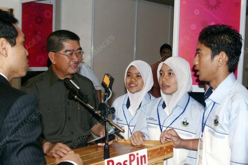 MAXIMUS ONGKILI