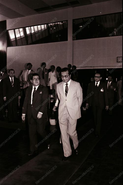 DATUK SERI DR. MAHATHIR BIN MOHAMAD