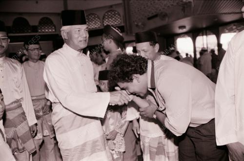 SULTAN AZLAN MUHIBBUDDIN SHAH