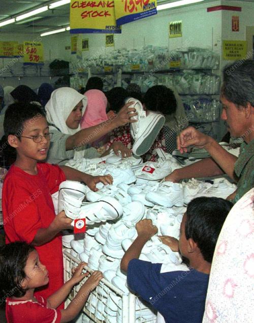 PERSIAPAN KE SEKOLAH