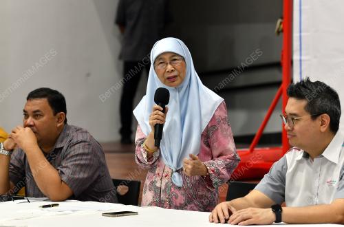 DATUK SERI DR WAN AZIZAH WAN ISMAIL