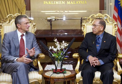 KL05_09072014_KUNJUNGAN