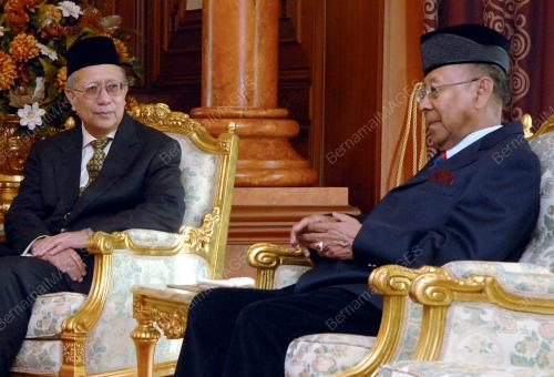 TUANKU ABDUL HALIM MU'ADZAM SHAH
