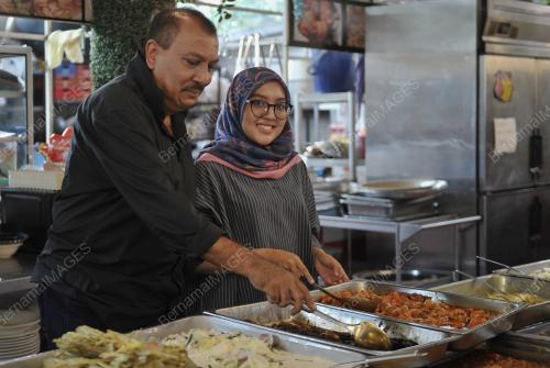 MR BOOM NAAN CORNER RESTAURANT