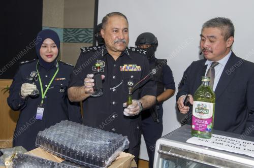 KL05_09122015_DADAH