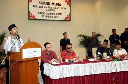 MUKHRIZ TUN MAHATHIR