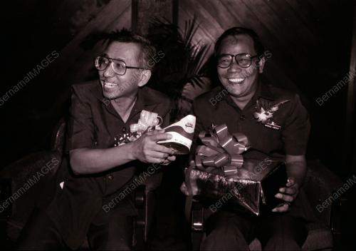 TUN DAIM ZAINUDDIN