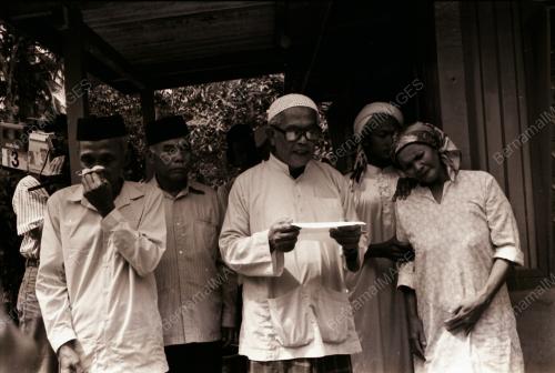 KELUARGA MANGSA AMUK